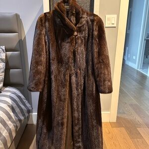 Elegant Brown Fur Coat